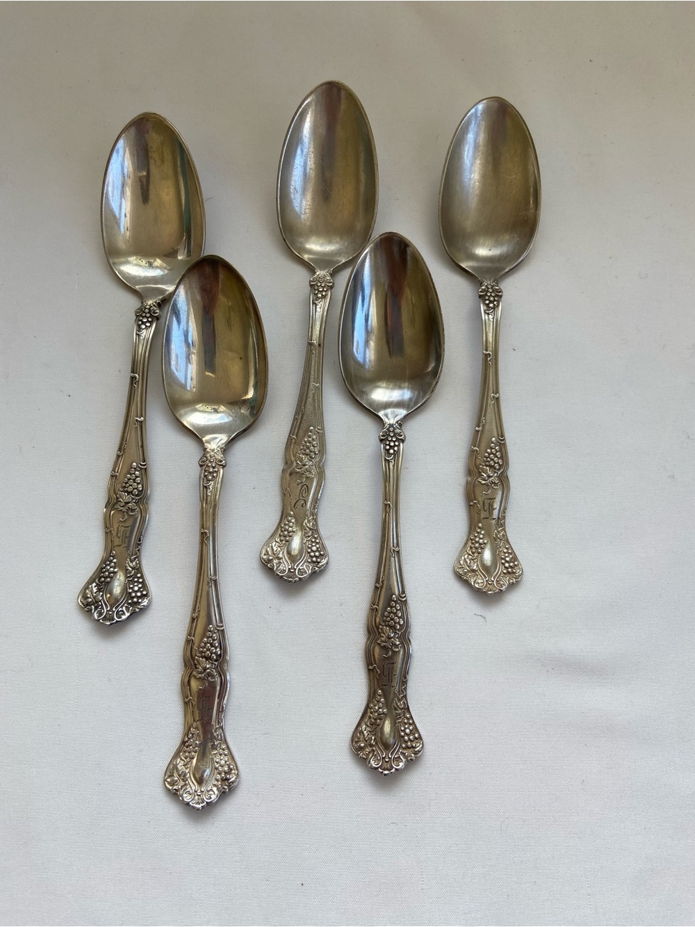 (5) Roger’s silver spoons